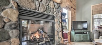 Fire Pit + Game Room: Heber-overgaard Cabin!