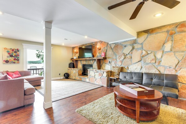 House (3 Bedrooms) | Interior - Deck & Boat Dock: Lakefront Getaway in Camdenton (Camdenton)