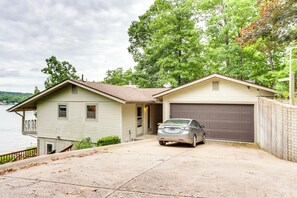 House (3 Bedrooms) | Interior - Deck & Boat Dock: Lakefront Getaway in Camdenton (Camdenton)