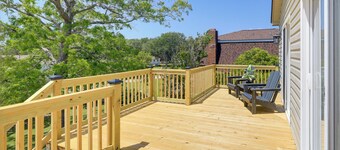 Waterfront Crystal Coast Vacation Rental w/ Deck!