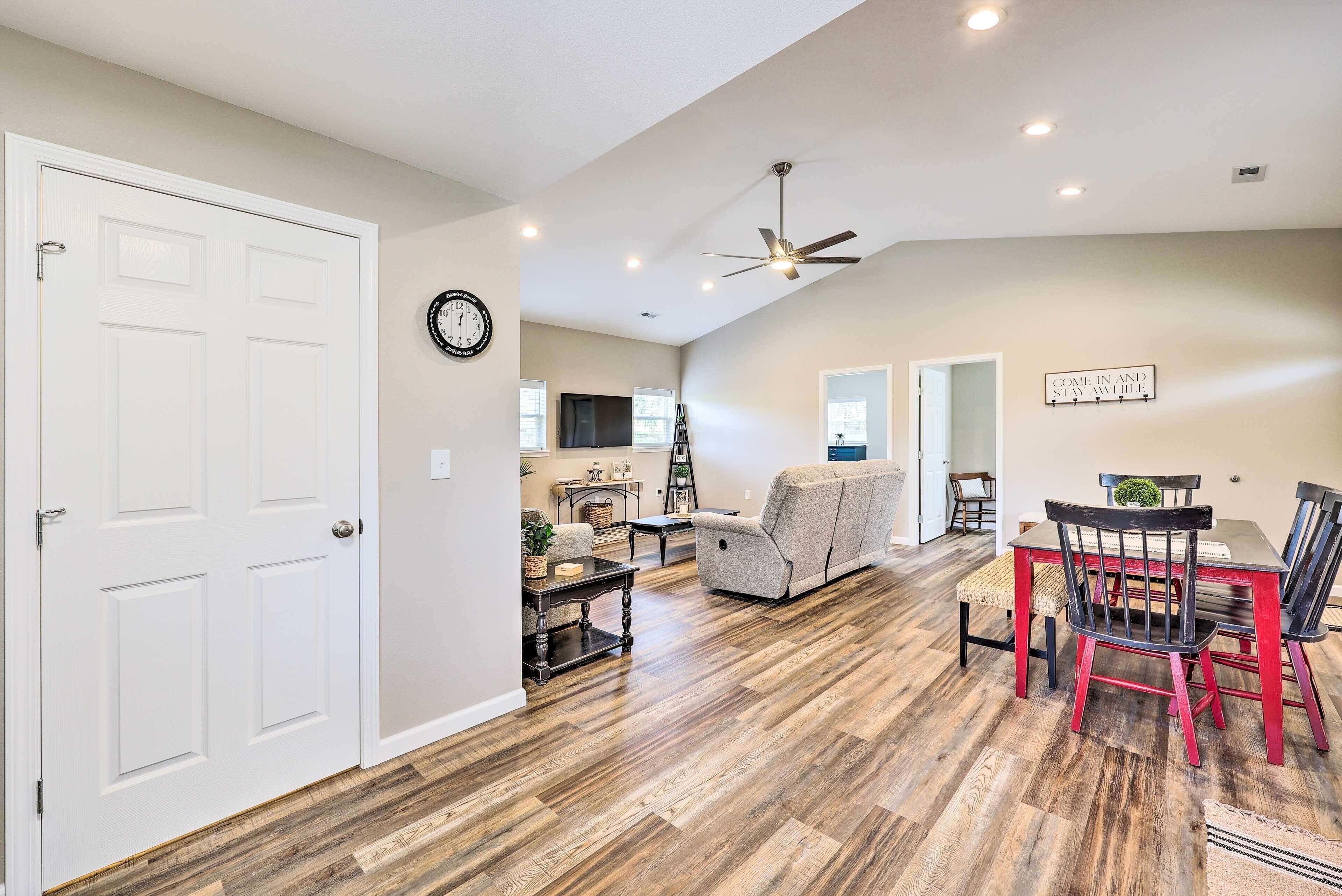 House (2 Bedrooms) | Interior