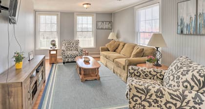 Downtown Canandaigua Apt: 1 Mi to Lake & Pier!