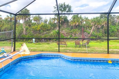 Venice Home w/ Private Pool, 7 Mi to Beach!