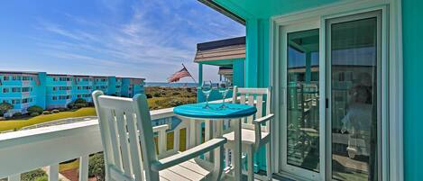 Apartment (2 Bedrooms) | Outdoor dining