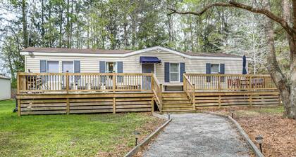 Peaceful Louisiana Escape: Fire Pit + Yard!