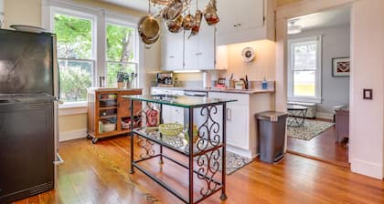 Historic Home Near Downtown Salem: Walk to Capitol