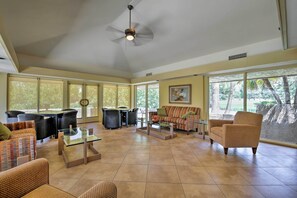 Apartment (2 Bedrooms) | Interior - Condo w/ Pool Access <1 Mi to Biltmore Golf Club! (Phoenix)
