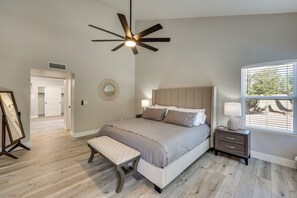 Interior - Cactus League Hub! Luxe Family Home in Scottsdale (Scottsdale)