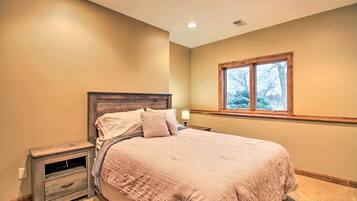 House (6 Bedrooms) | Interior