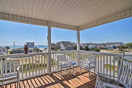 Murrells Inlet Home w/ 3 Decks - 1 Block to Beach!