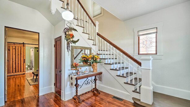 Interior - Remodeled Lawton Victorian Home w/ Patio! (Lawton)