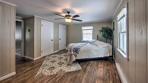 Nhà (3 Bedrooms) | 3 phòng ngủ, bộ trải giường 