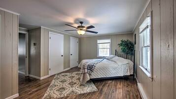 3 bedrooms, bed sheets