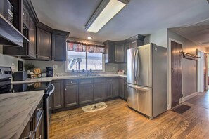 House (3 Bedrooms) | Private kitchen