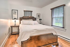 Interior - Restored 1920's Cottage on 1 Acre w/ Fire Pit (Hayes)