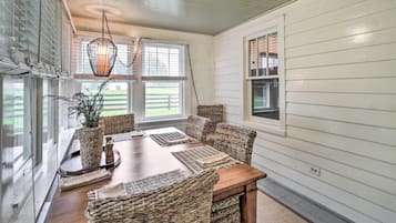 Cottage (2 Bedrooms) | Interior