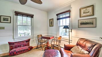 Cottage (2 Bedrooms) | Interior