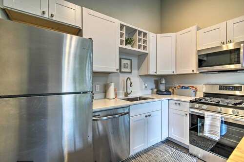 Cozy Cottage on the Coast Near Downtown Westport!