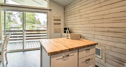 Cozy Cottage on the Coast Near Downtown Westport!