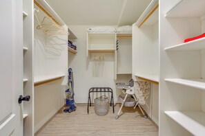 منزل (4 Bedrooms) | المنشأة من الداخل