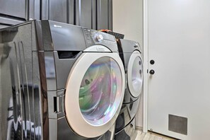 منزل (4 Bedrooms) | المنشأة من الداخل