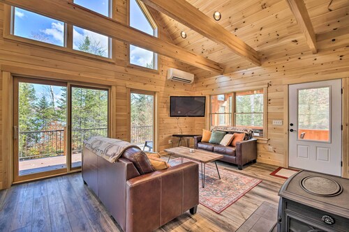 Cozy & Peaceful Waterfront Cabin on Porter Lake!