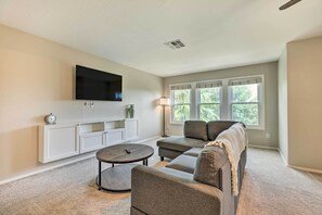 House (5 Bedrooms) | Interior