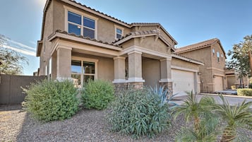 House (5 Bedrooms) | Interior