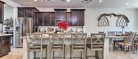 House (5 Bedrooms) | Interior