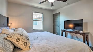 House (5 Bedrooms) | Interior