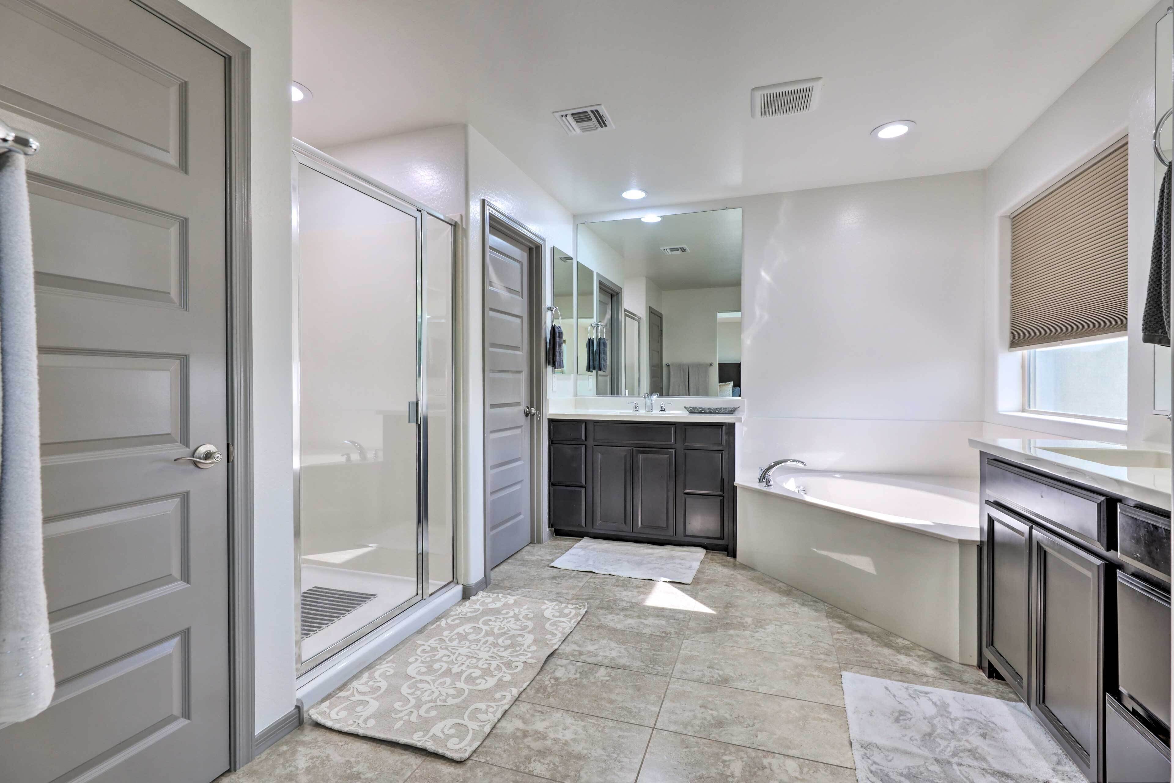 House (5 Bedrooms) | Interior