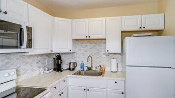 Apartment (1 Bedroom) | Interior