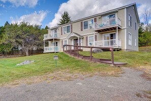 Apartment (1 Bedroom) | Interior - Peaceful Catskills Condo w/ Deck + Mountain View! (Windham)
