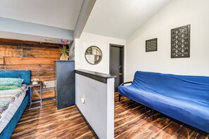 Interior - Mtn-view Gem w/ Deck & Hot Tub in Tannersville (Tannersville)