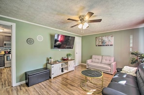 House (2 Bedrooms) | Interior