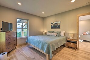 House (3 Bedrooms) - Charming Blue Ridge Mtn Home With Sauna + Grill! (Newland)