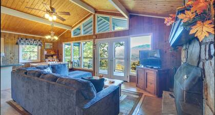 Hot Tub & Mountain Views at Gatlinburg Cabin!