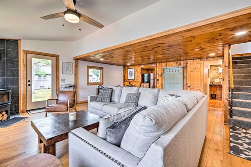 Cozy Castleton Cabin With Fire Pit + Water Access!