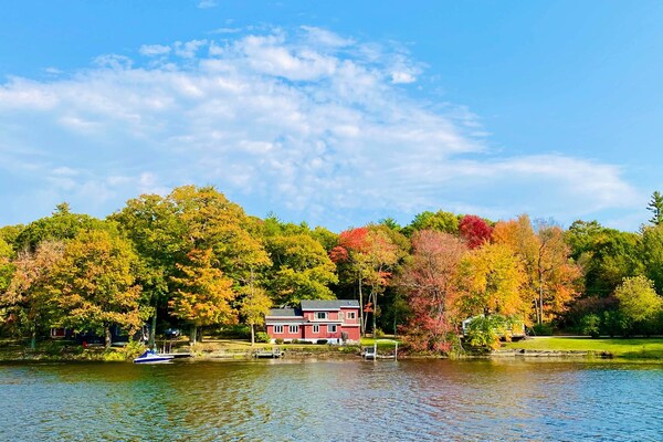 Cozy Castleton Cabin With Fire Pit + Water Access! - Hampton, NY