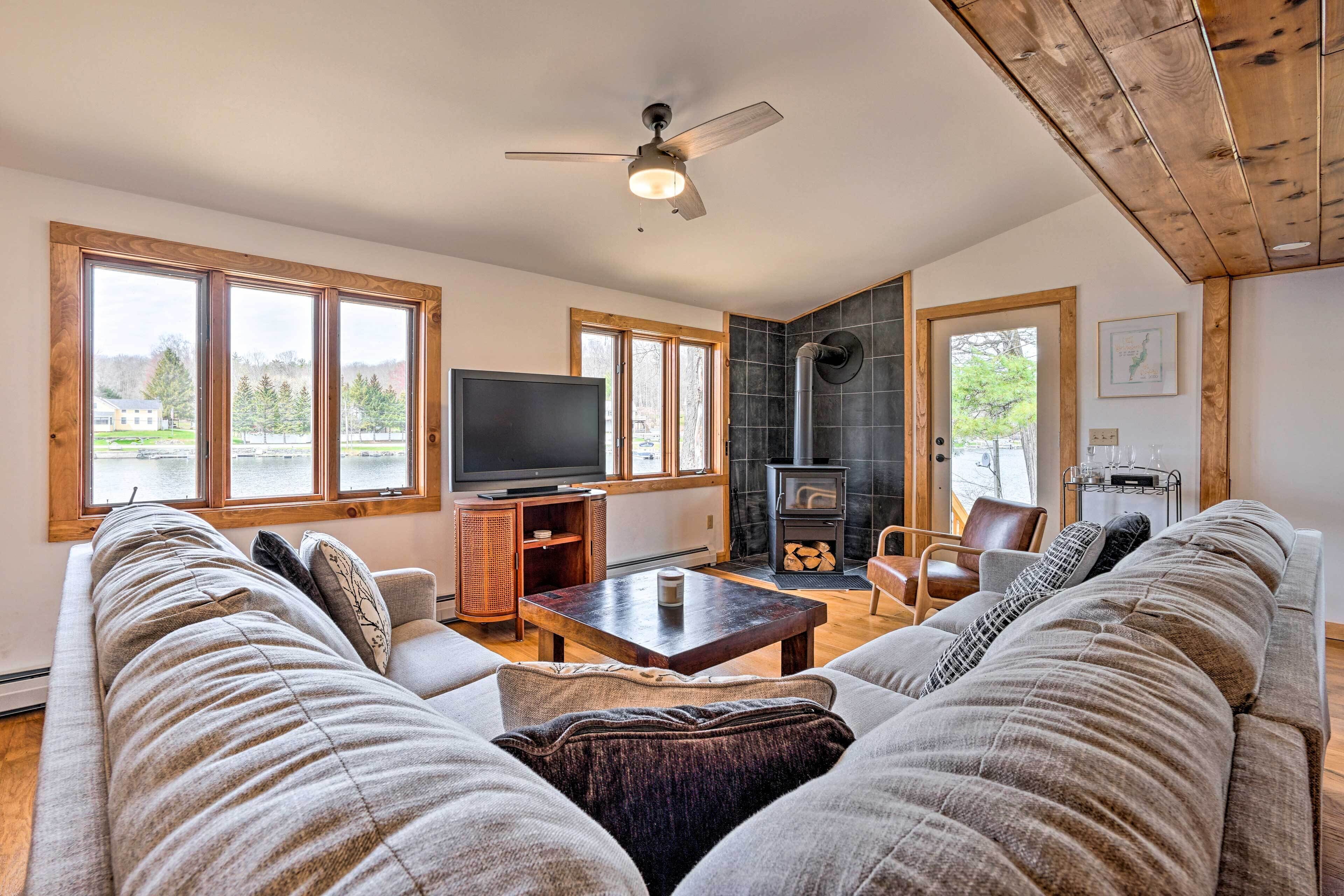 House (4 Bedrooms) | Interior