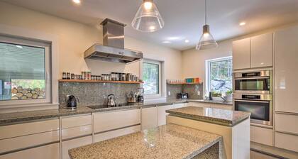 'the Glabin: Garrison Gem w/ Hot Tub & Fire Pit