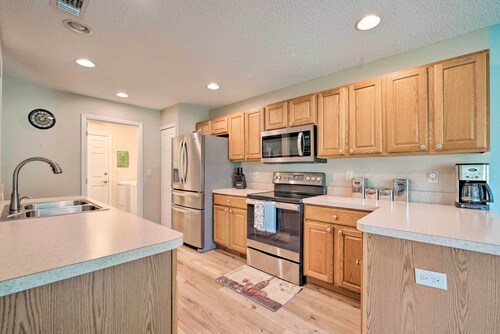 Beautiful Ocala Getaway w/ Community Pool!