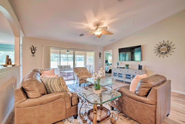 Living area - Beautiful Ocala Getaway w/ Community Pool! (Ocala)