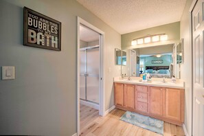 Shower - Beautiful Ocala Getaway w/ Community Pool! (Ocala)