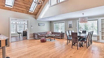 Cottage (3 Bedrooms) | Interior