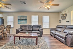 House (2 Bedrooms) | Interior