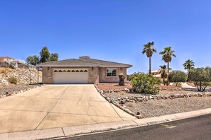 House (4 Bedrooms) | Interior - Luxe Home w/ Detached Casita & Furnished Patio! (Bullhead City)