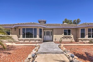 House (4 Bedrooms) | Interior - Luxe Home w/ Detached Casita & Furnished Patio! (Bullhead City)