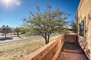 Apartment (2 Bedrooms) | Interior - Tranquil Green Valley Townhome w/ Mtn Views! (Green Valley)