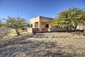 Apartment (2 Bedrooms) | Interior - Tranquil Green Valley Townhome w/ Mtn Views! (Green Valley)